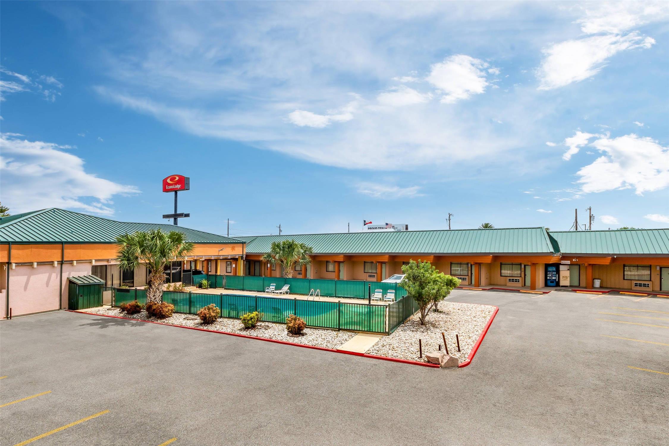 Econo Lodge Del Rio, TX 4/20