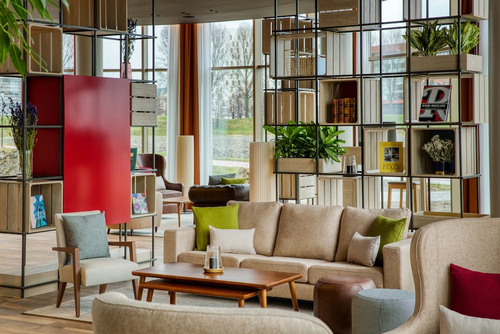 IntercityHotel Amsterdam Airport 40/60