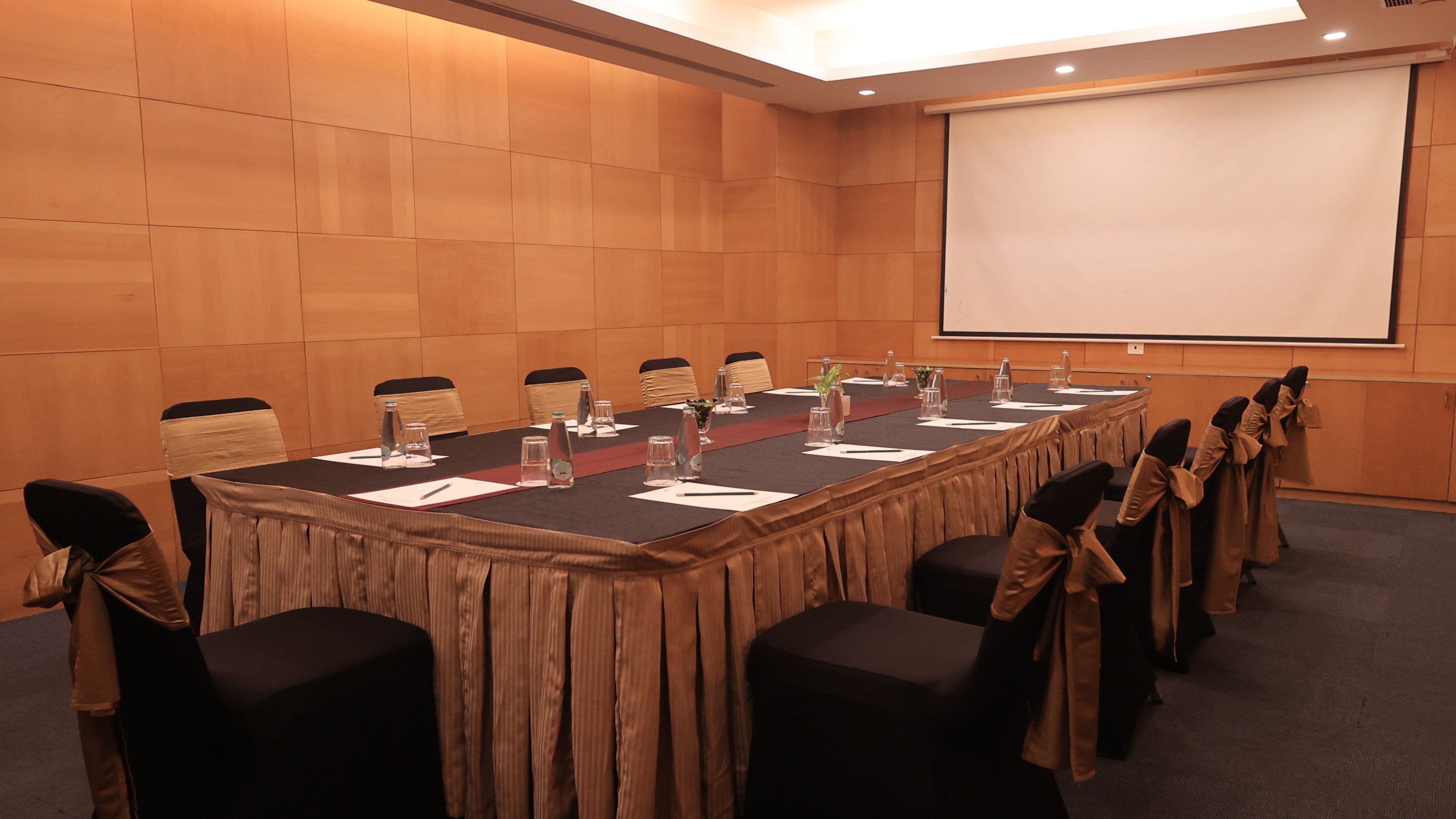 Holiday Inn New Delhi Mayur Vihar Noida 62/74