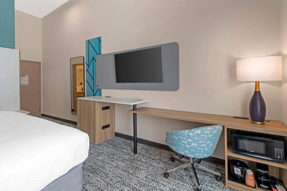 Sleep Inn & Suites Ashland City, TN 39/50