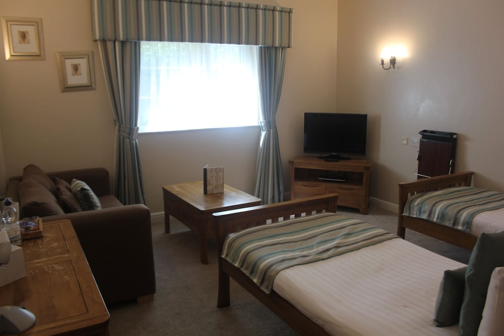 OYO Flagship Nant Ddu Lodge Hotel & Spa 8/70
