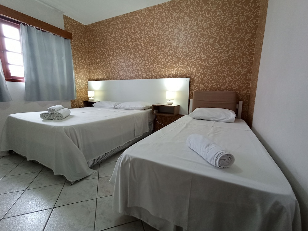 ROOM, QUADRUPLE