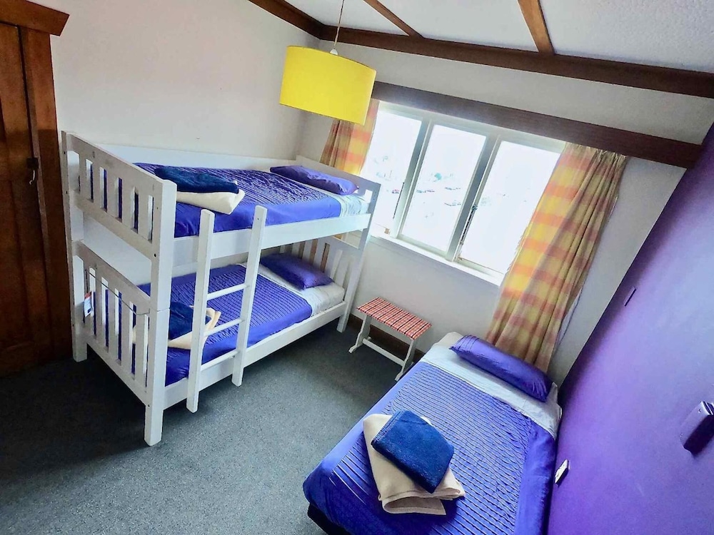 Ducks &amp; Drakes Boutique Motel &amp; Backpackers 18/43