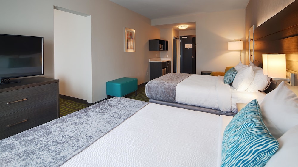 Best Western Plus At Prien Lake Inn And Suites 21/48