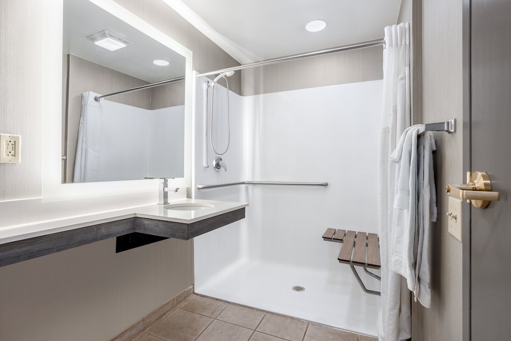 Holiday Inn Lafayette-City Centre 11/47