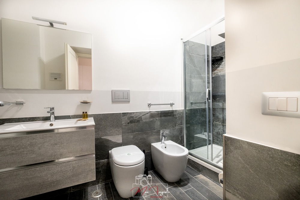 Arch Rome Suites 75/75