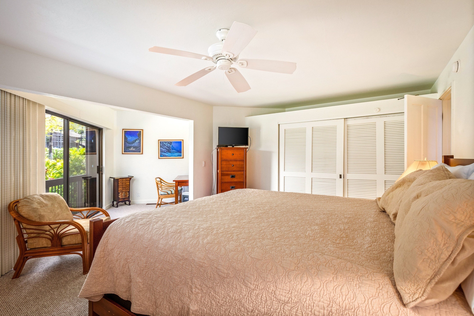 ROOM, KING BED, OCEAN VIEW, SOFA