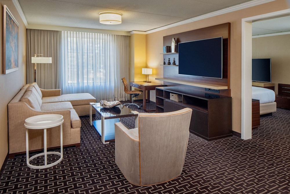 Hyatt Regency Greenwich 40/62