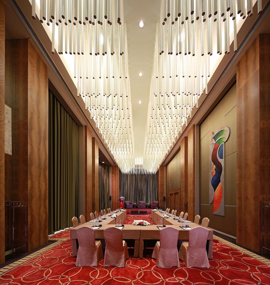The Eton Hotel Shanghai 66/69