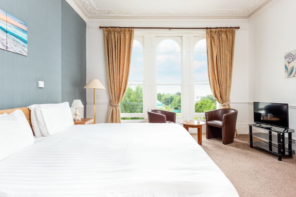 Abbey Lawn Hotel 23/64