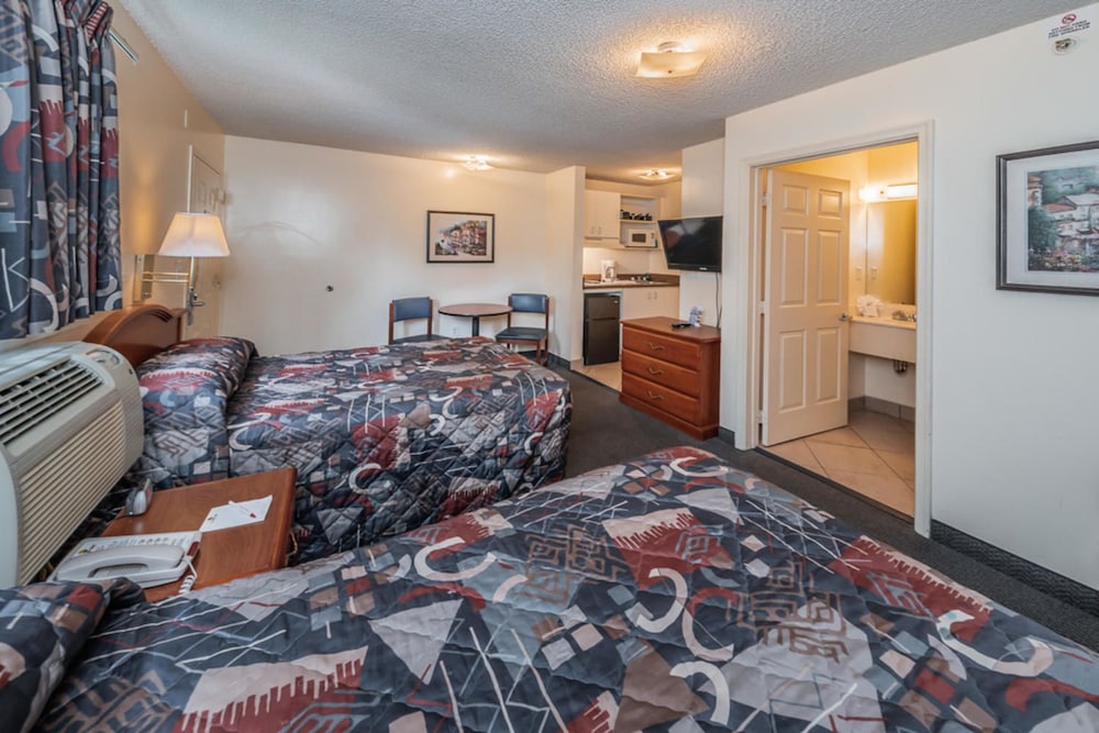 Suburban Extended Stay Clearwater 23/33