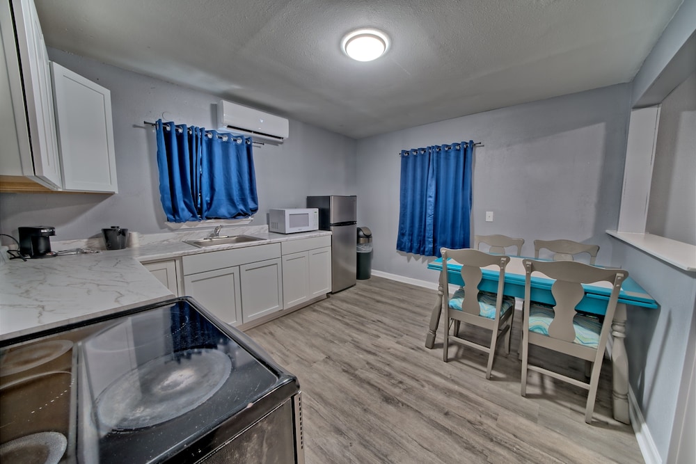 Aqua View Motel 40/55