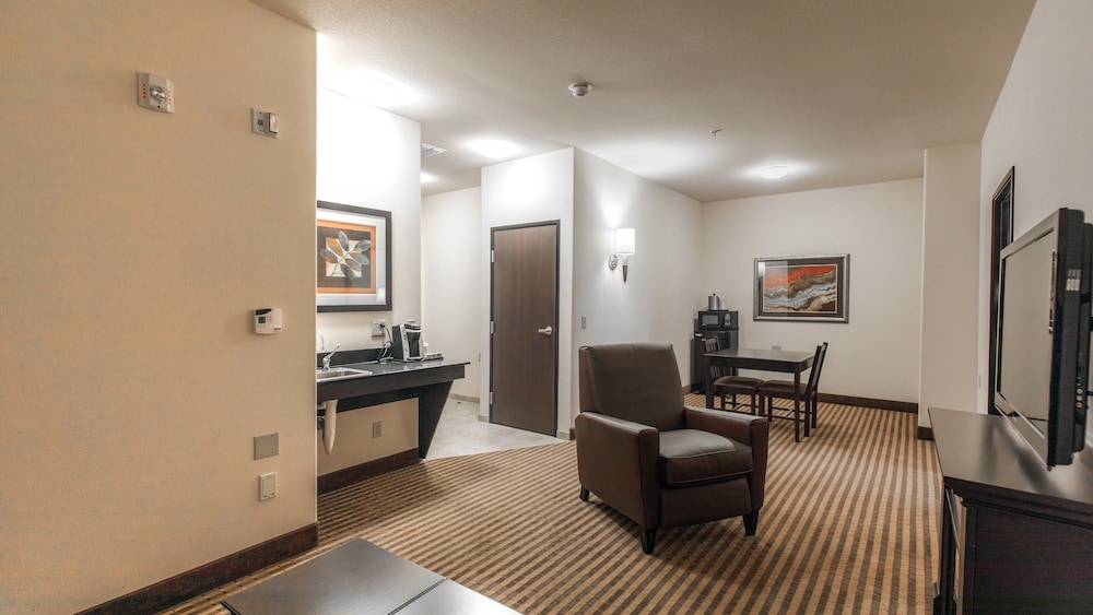 Holiday Inn Express Hotel Suites Oklahoma City Nw Quail Springs 46/76