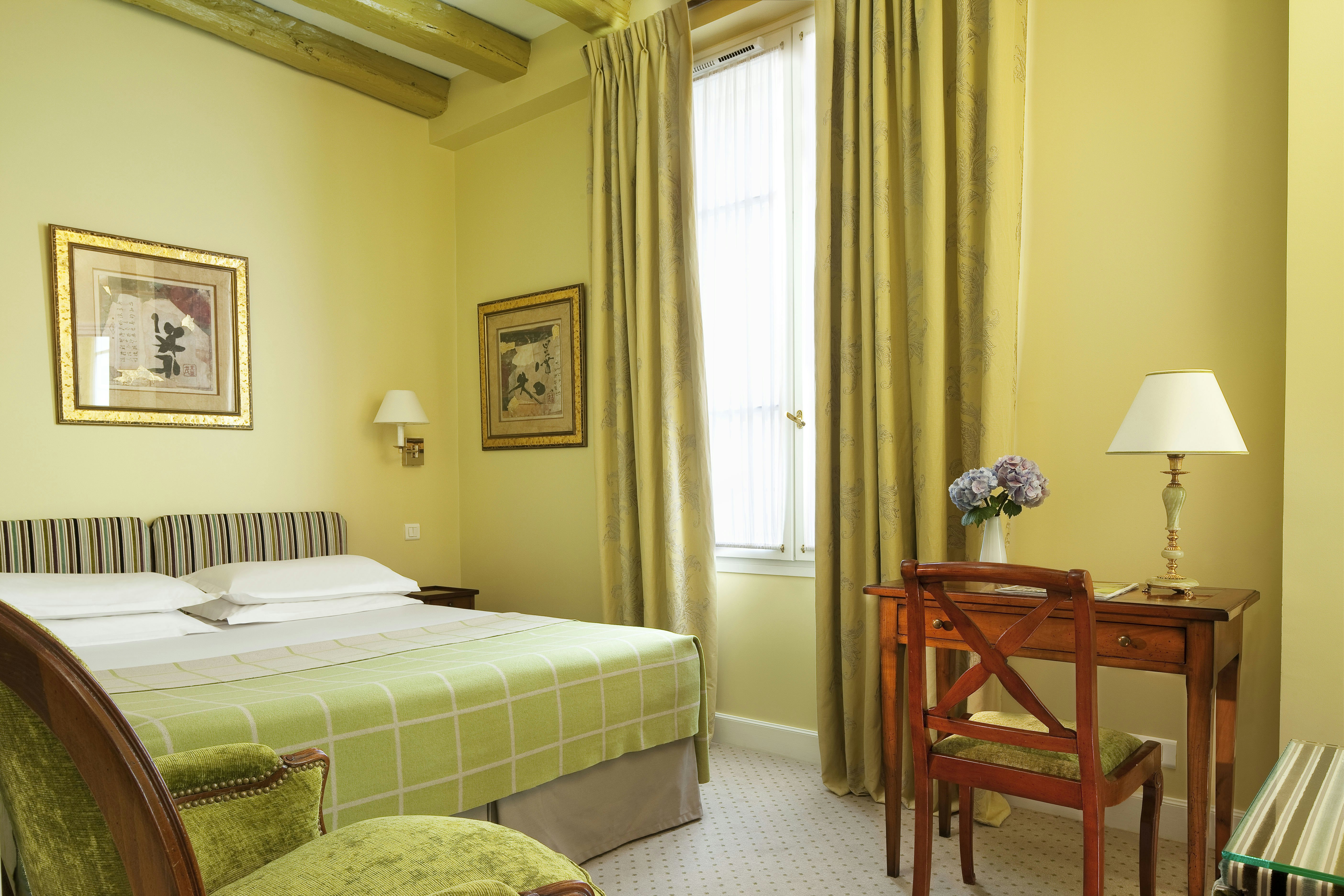 Le Relais Saint Honore 12/42