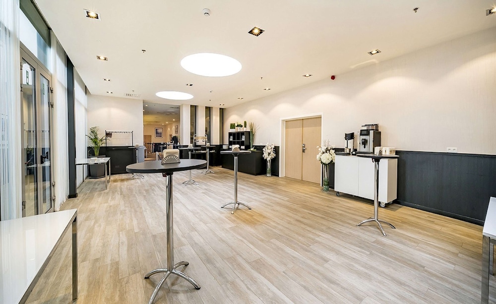 Park Inn By Radisson Liege Airport 10/81