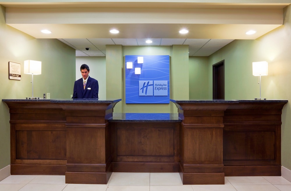 Holiday Inn Express Hotel And Suites Madison Verona 6/58