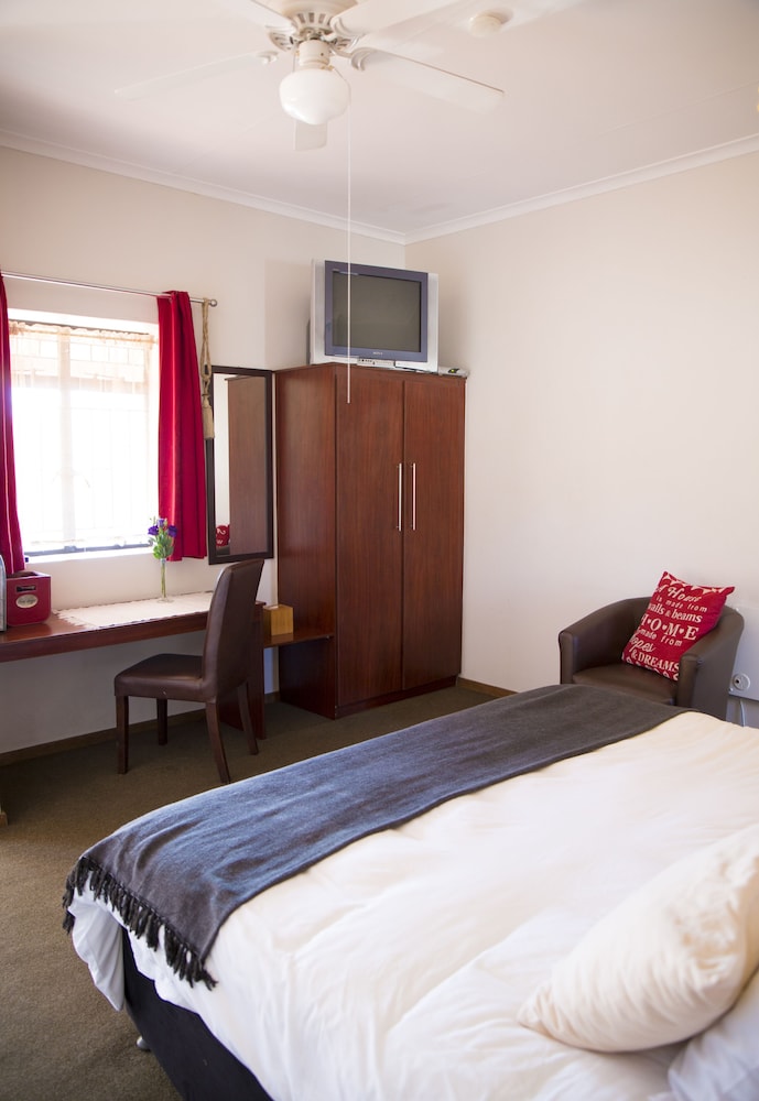 Ons Dorpshuis Guest House 10/33