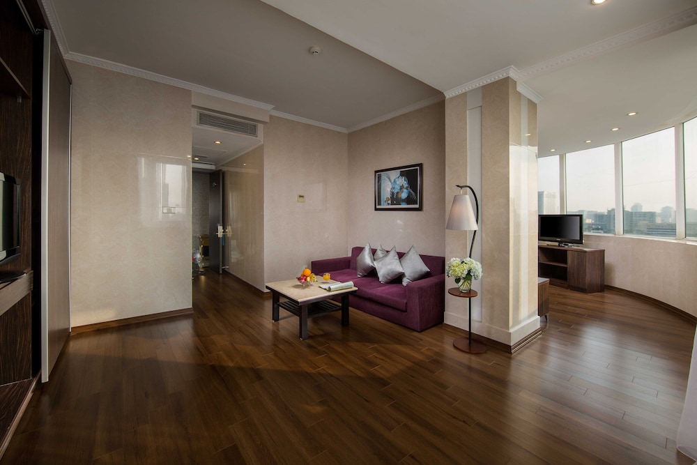Danly Hotel 26/52