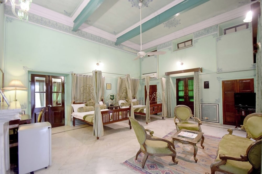 HARI MAHAL PALACE 20/40