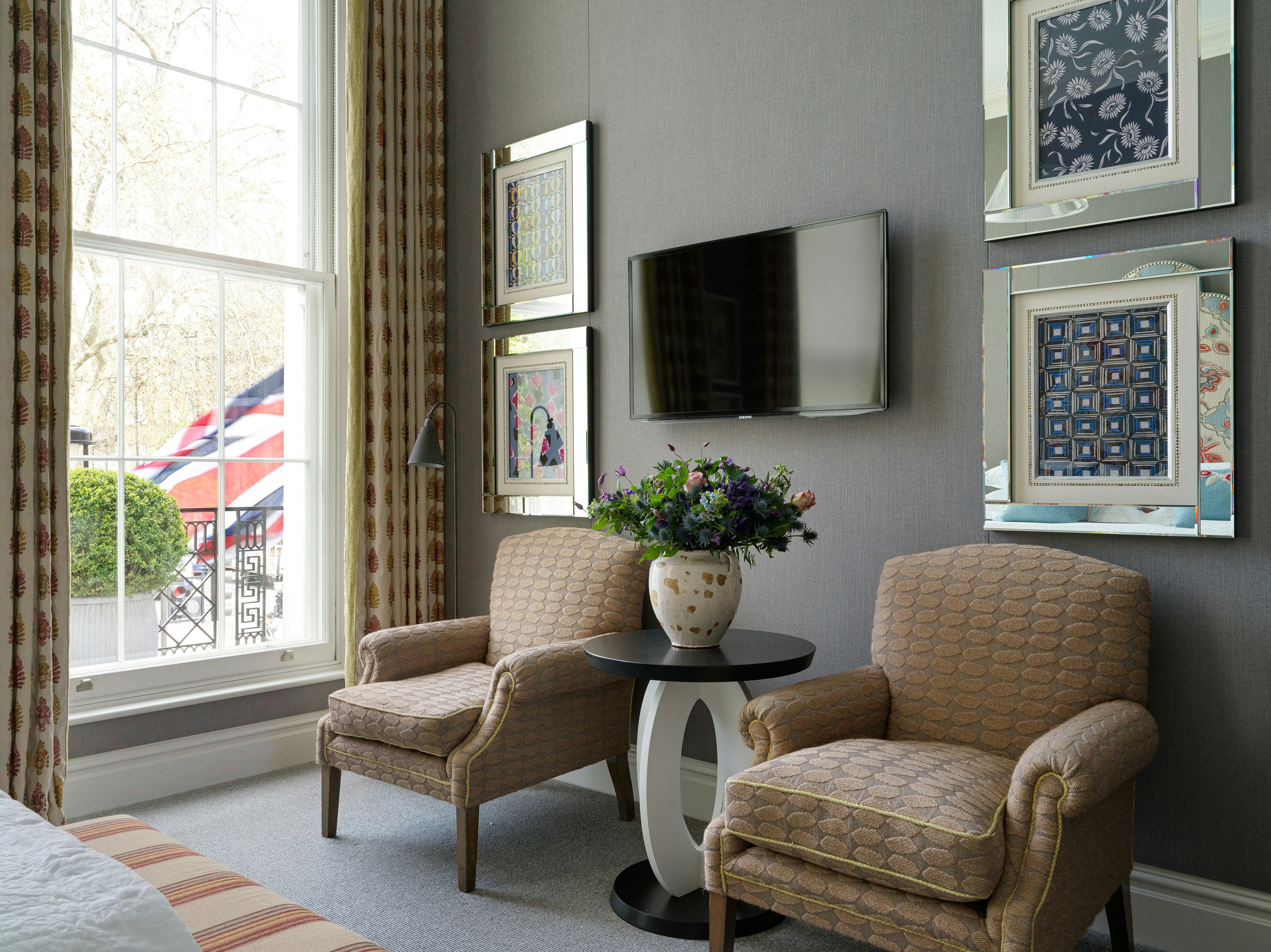 Dorset Square Hotel 24/42