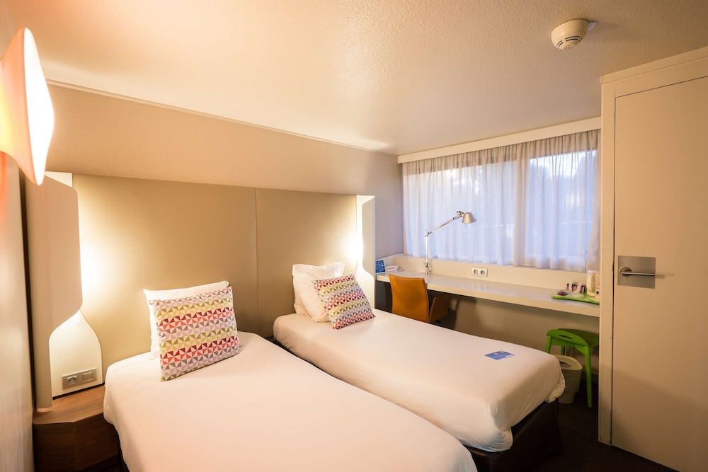 غرفة قياسية بسريرين منفصلين، Hotel Campanile Montesson Le Vesinet 7/10