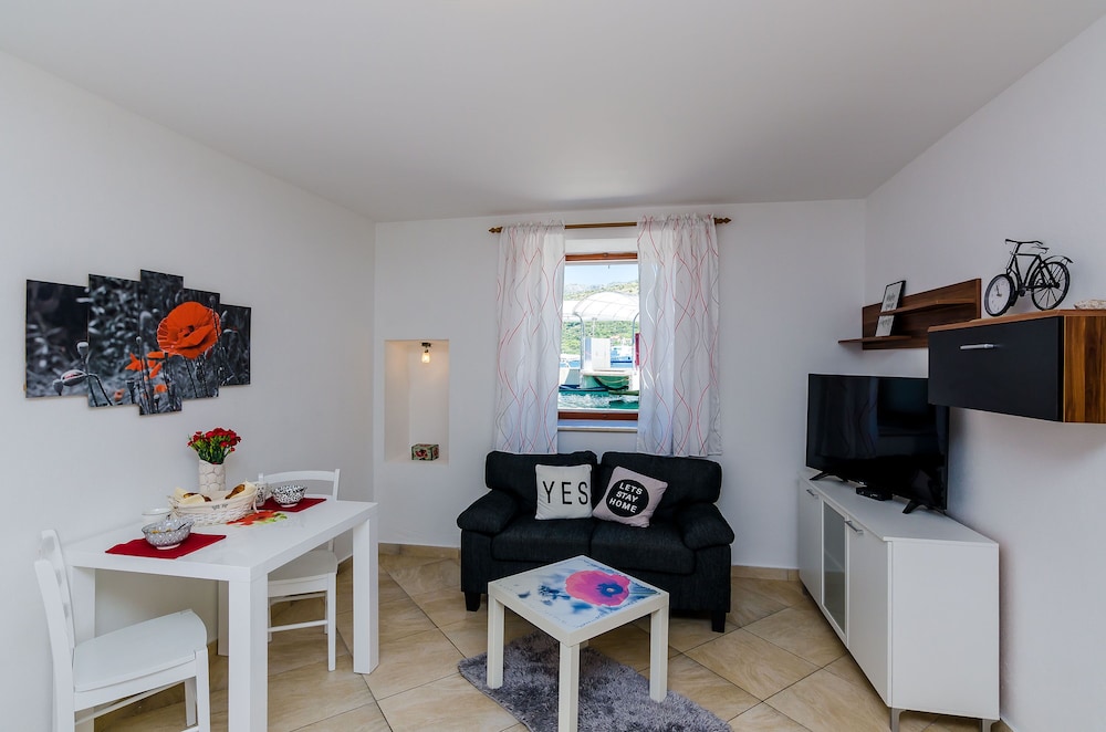 ORKA APARTMENTS 44/75