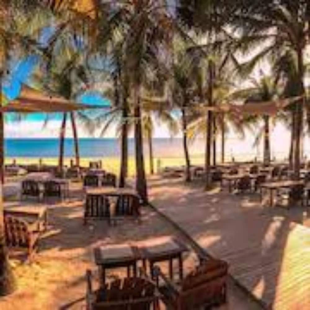 Duro Beach Hotel 5/37