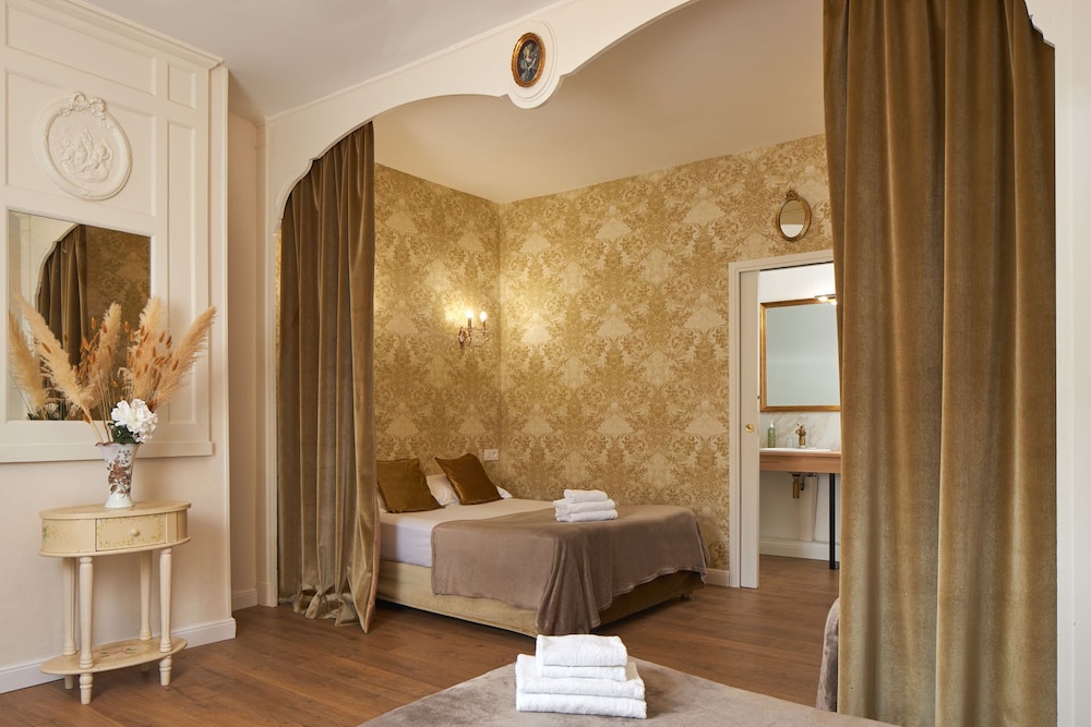 Hotel France Et De Guise 38/60