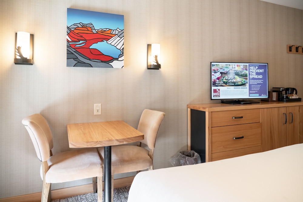 Moose Hotel And Suites 56/66