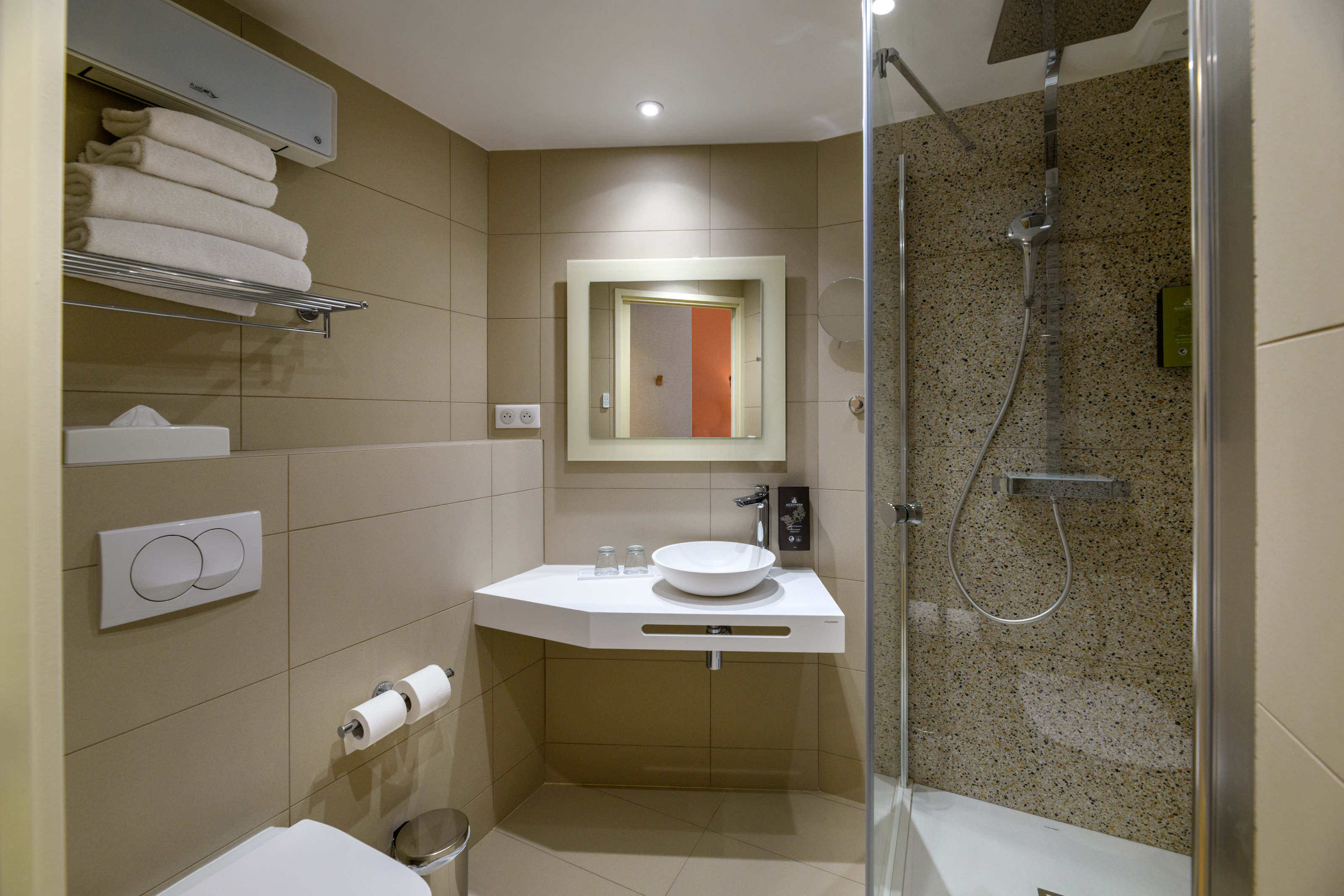 2 Bedrooms, Apartment, 2 Bathrooms