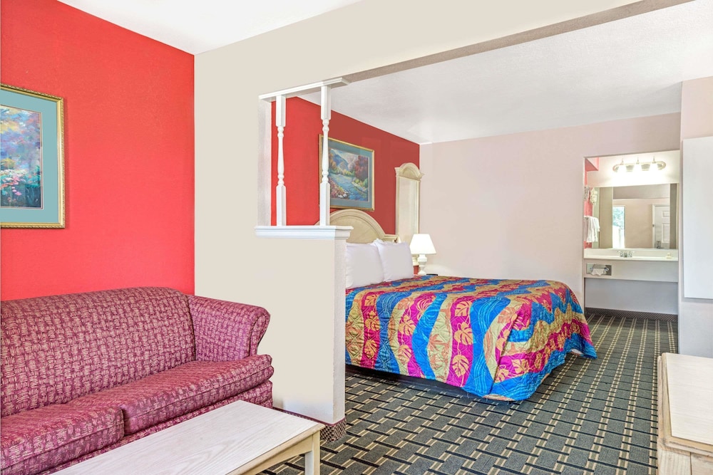 Days Inn & Suites by Wyndham Osceola AR 10/19
