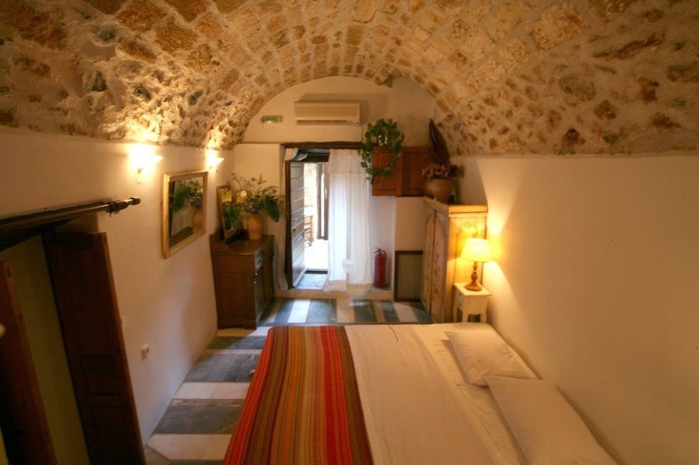 Dorovinis Monemvasia Castlehouses 13/45