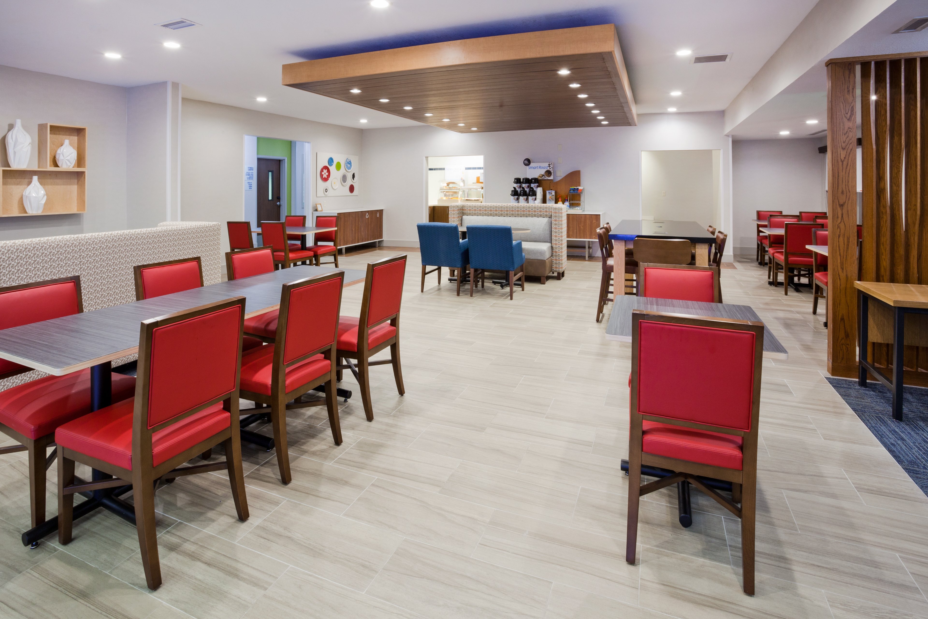 Holiday Inn Express & Suites Dickinson 44/60