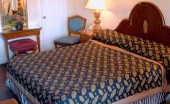 Travel Inn And Suites 4/21