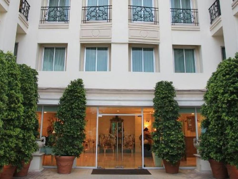 Romance Hotel Srinakarin 6/80