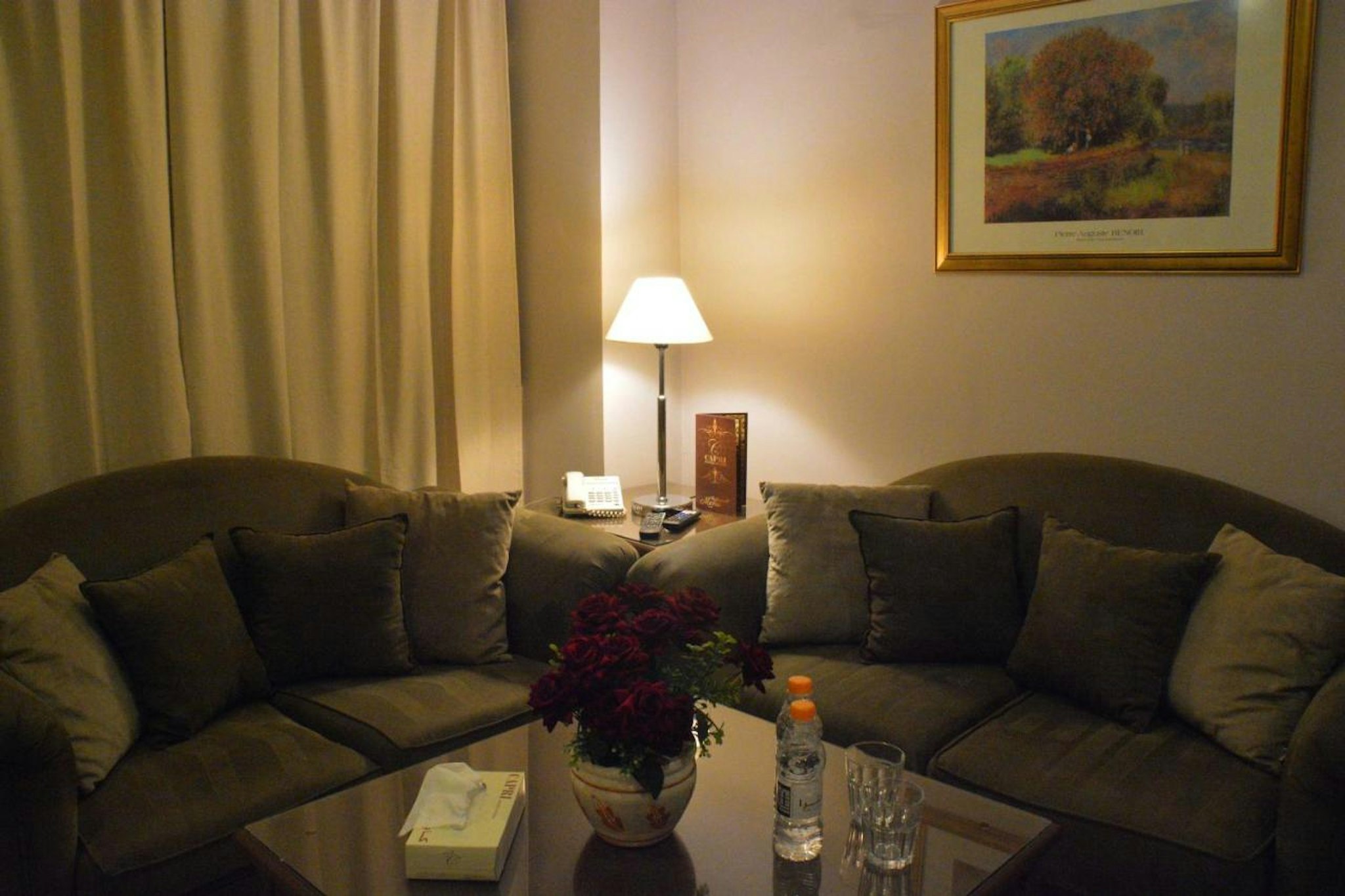 Capri Hotel Suites 8/15