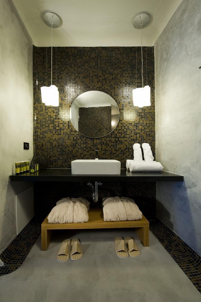 Avaton Resort and Spa 45/46