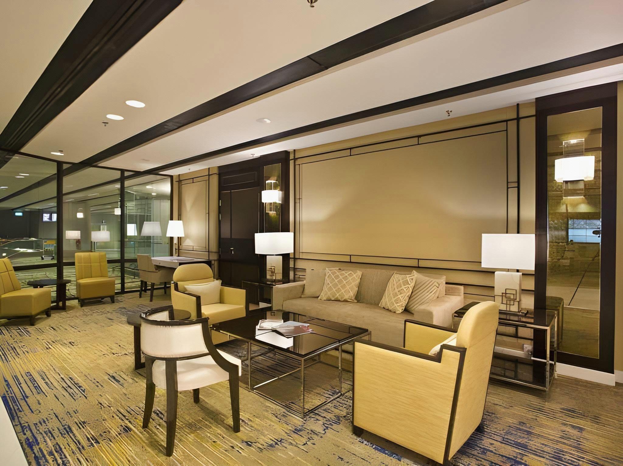 Ambassador Transit Lounge Singapore T3 23/39