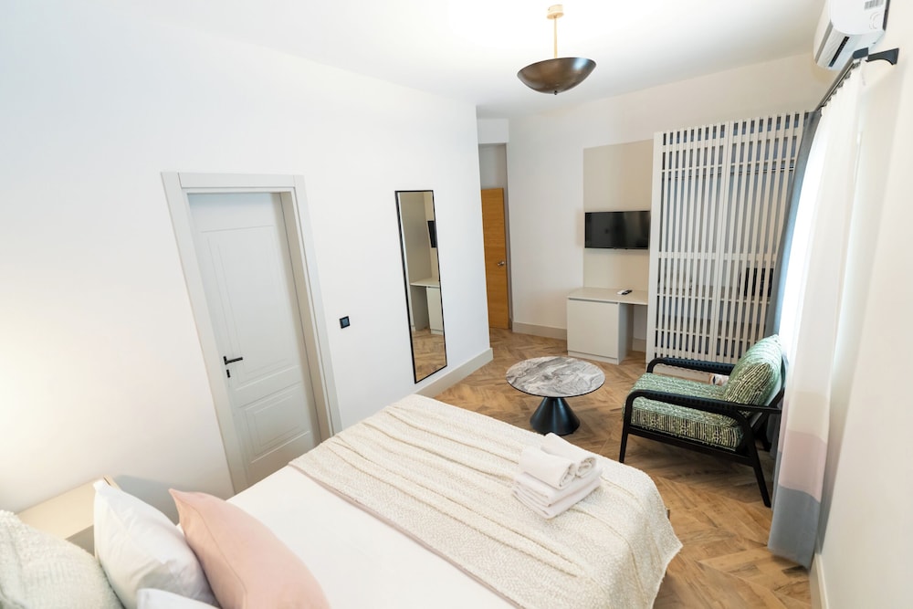 The Hotel 48 11/49