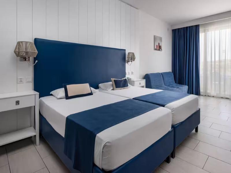 Room, Quadruple, Twin Beds, Inland View