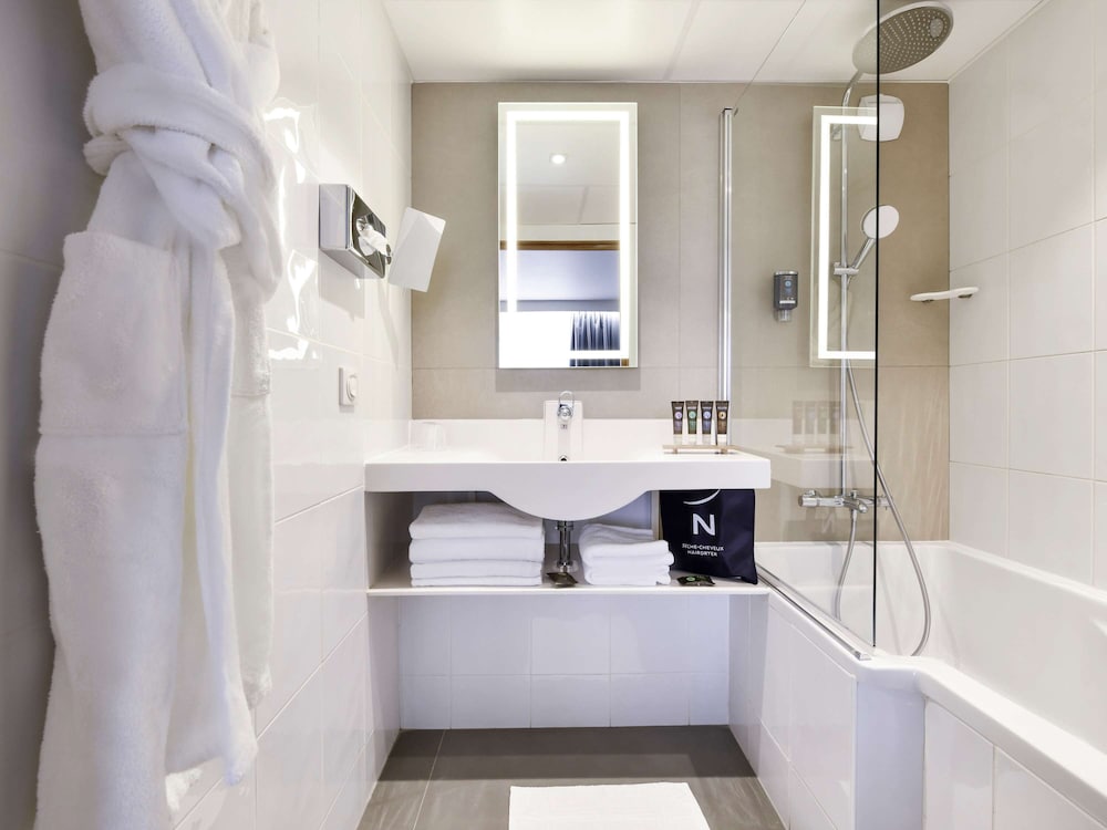 NOVOTEL LA ROCHELLE CENTRE 27/72