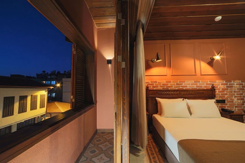 Sam Franss Boutique Hotel 12/22