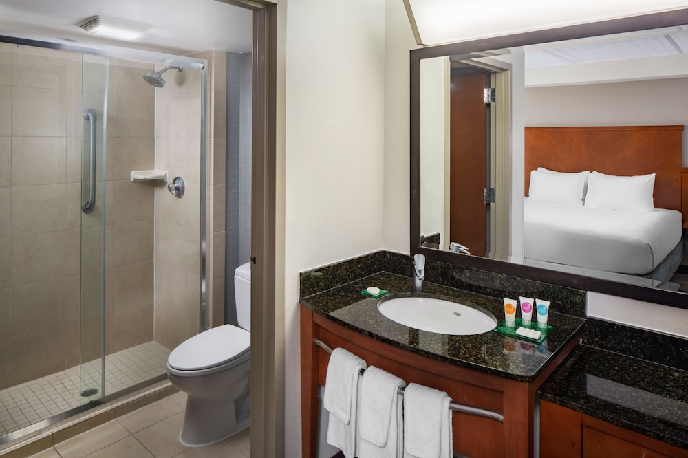 Hyatt Place Austin/Arboretum 13/69