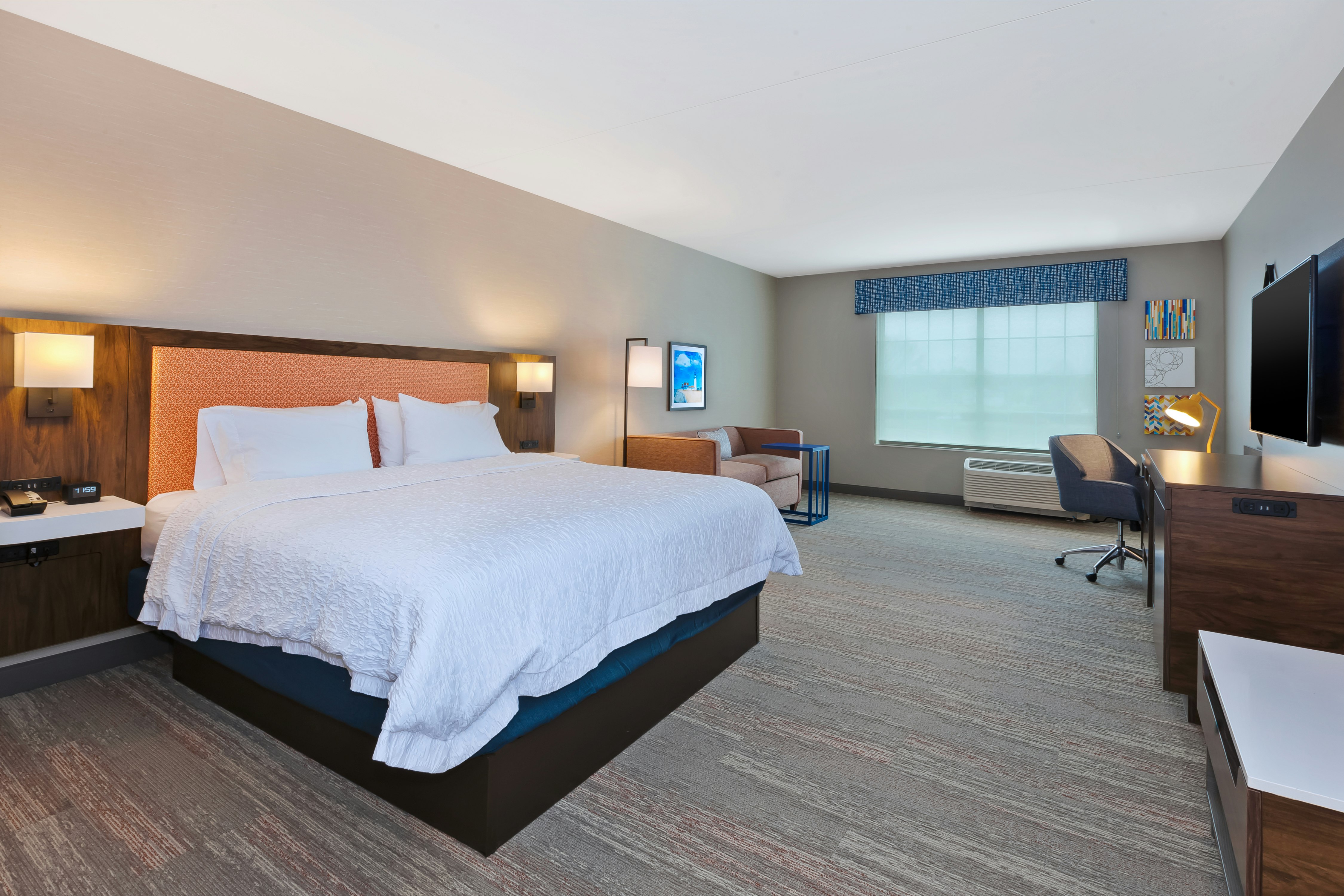 Studio, King Bed
