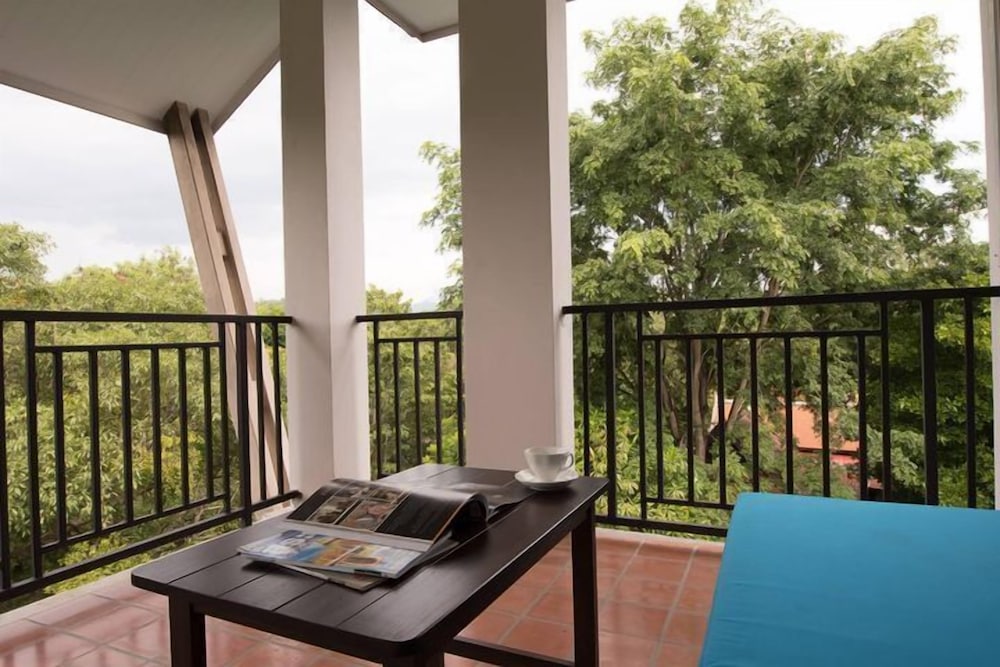 Zantiis Ndol Villas 55/66