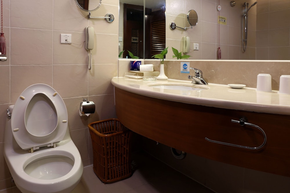 Baohua Harbour View Hotel 33/34