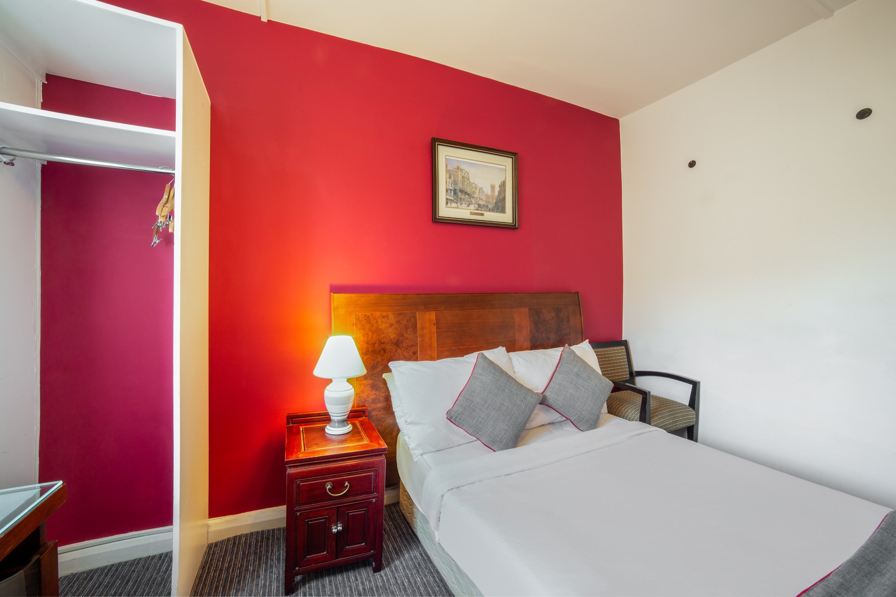 OYO The Strand Hotel 18/39