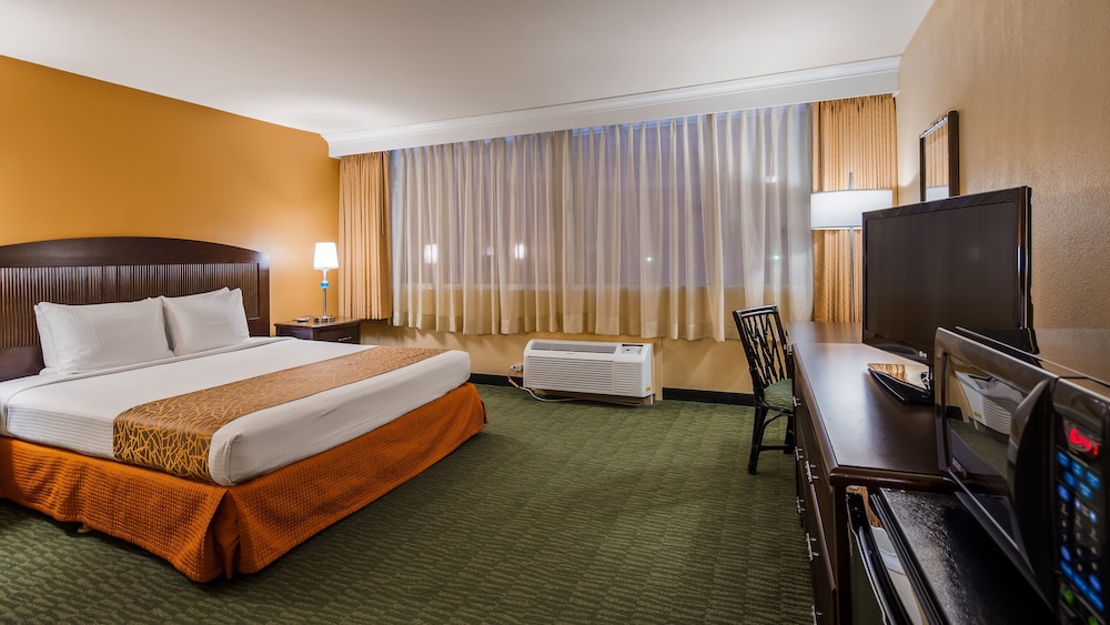 Airport Honolulu Hotel, Trademark Collection by Wyndham 14/63