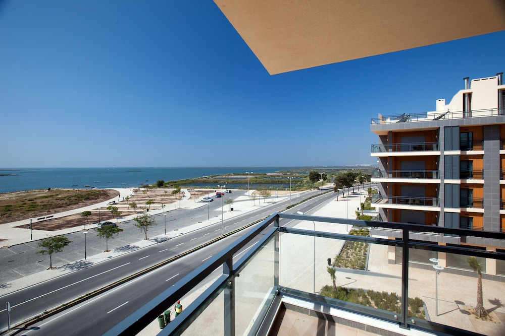 Real Marina Residence 9/39