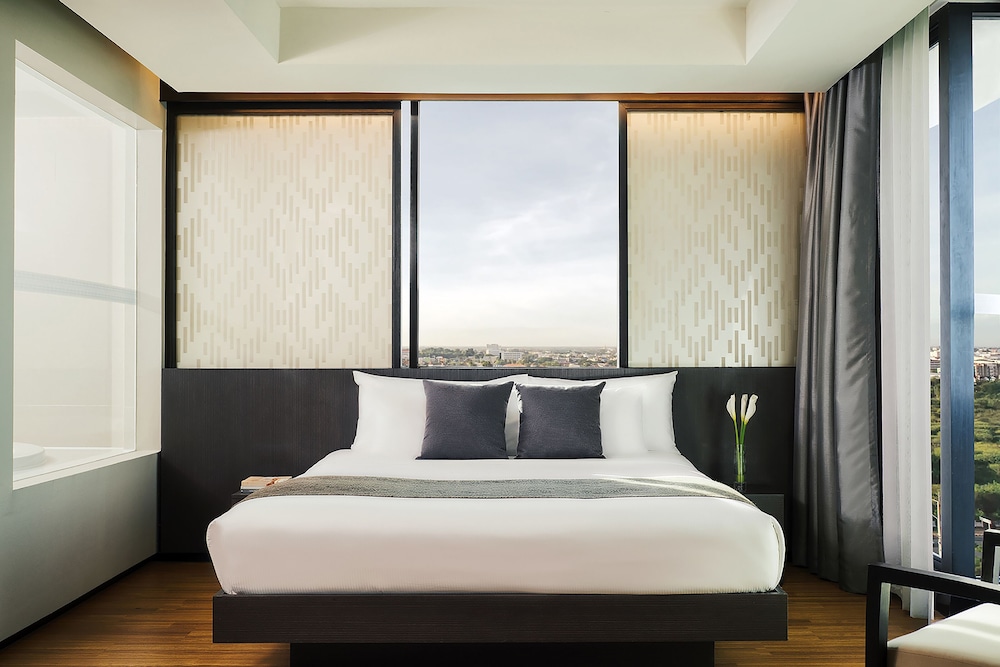 AVANI Khon Kaen Hotel and Convention Centre 21/69
